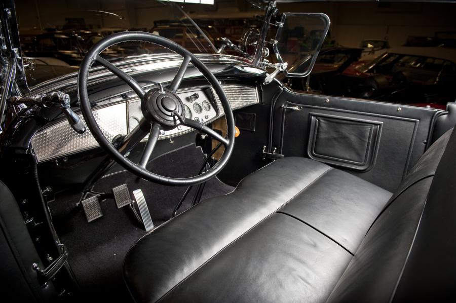  Cadillac V16 Roadster 1930 года  (фото 3 из 5)